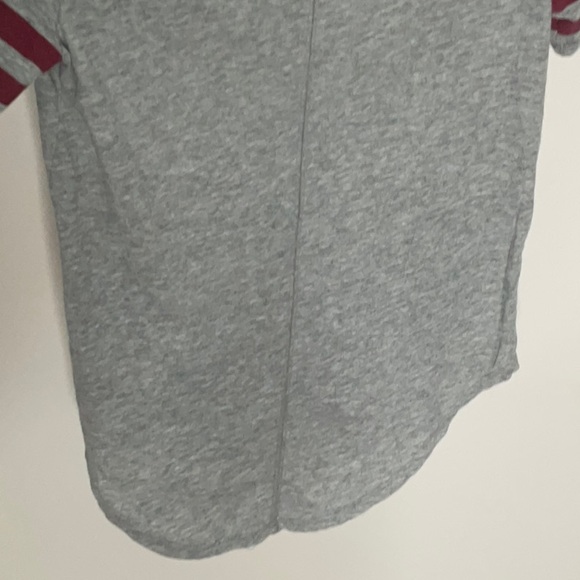 Girl’s Old Navy Tee Size Medium (8) - Picture 6 of 9